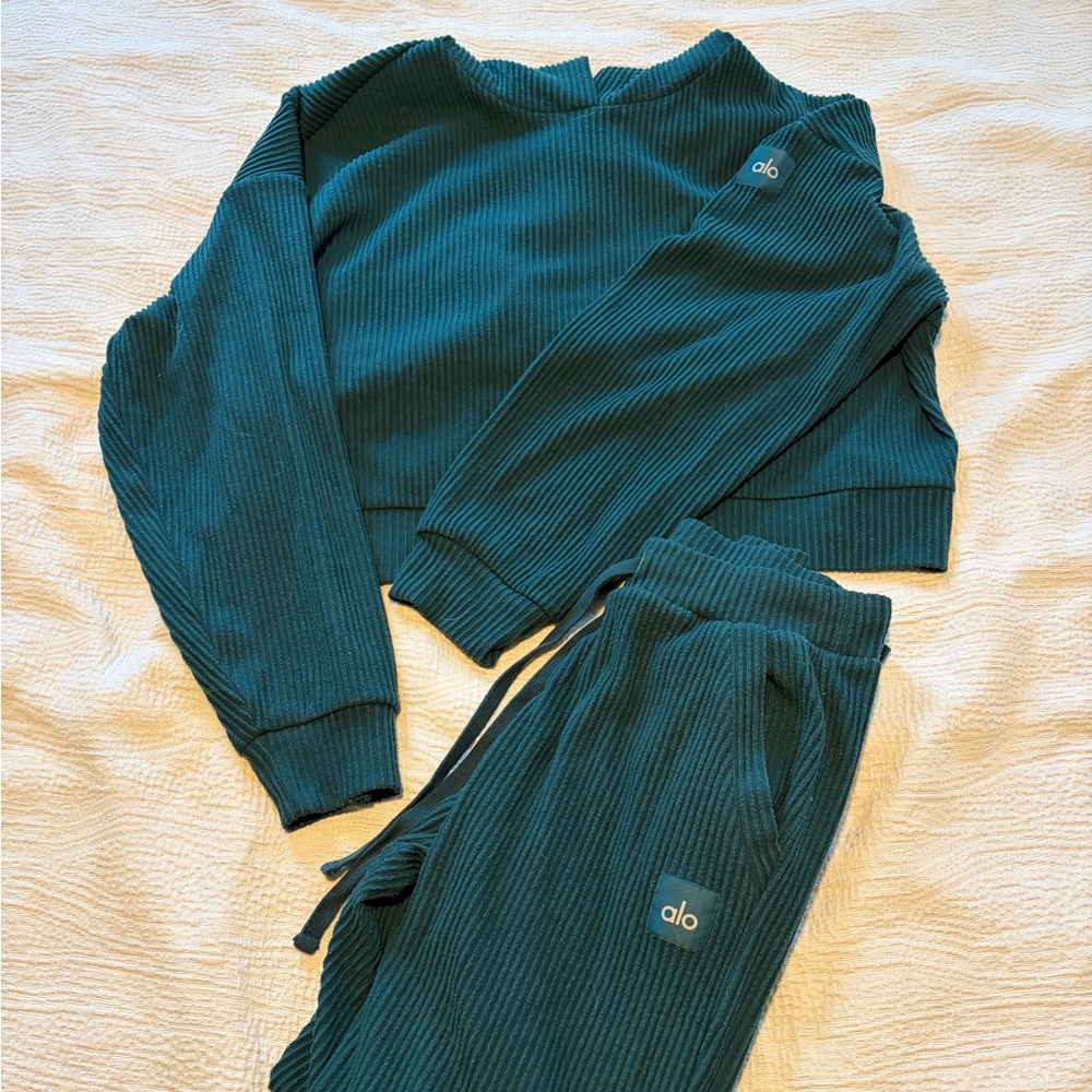 ALO Yoga Muse Set